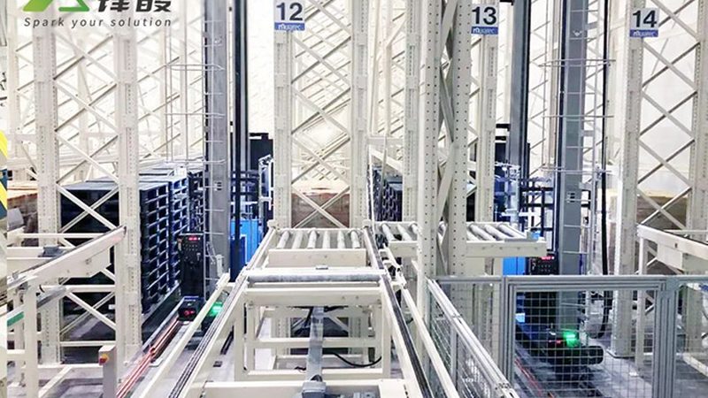塑料托盘叉车操作培训：安全与效率的双重保障